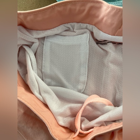 Under Armour Shorts - Picture 5 of 6